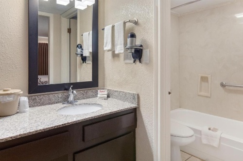 Red Roof Inn Waco image 3